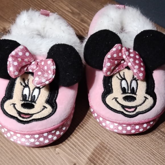 Minnie mouse slippers - Picture 2 of 8